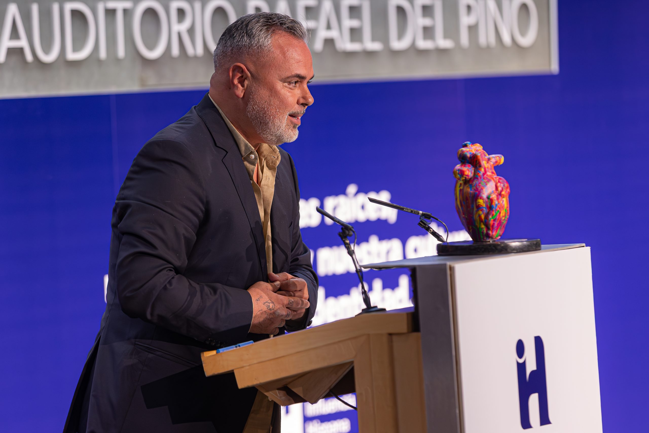 6eeaf12b-d1ea-44bc-a5dc-270d3d97a5d8