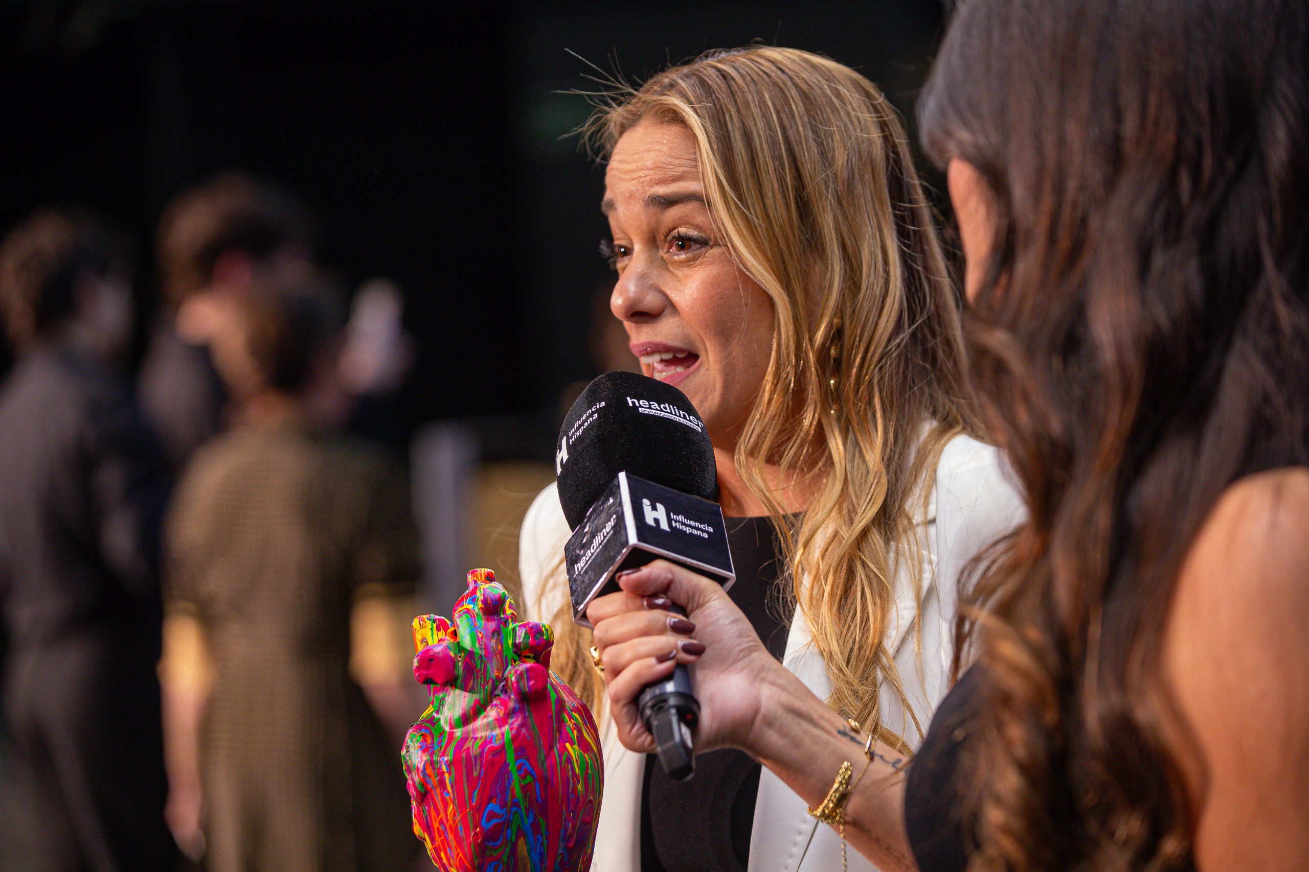 83b403aa-25ce-4746-8bc6-6abe0faeae05