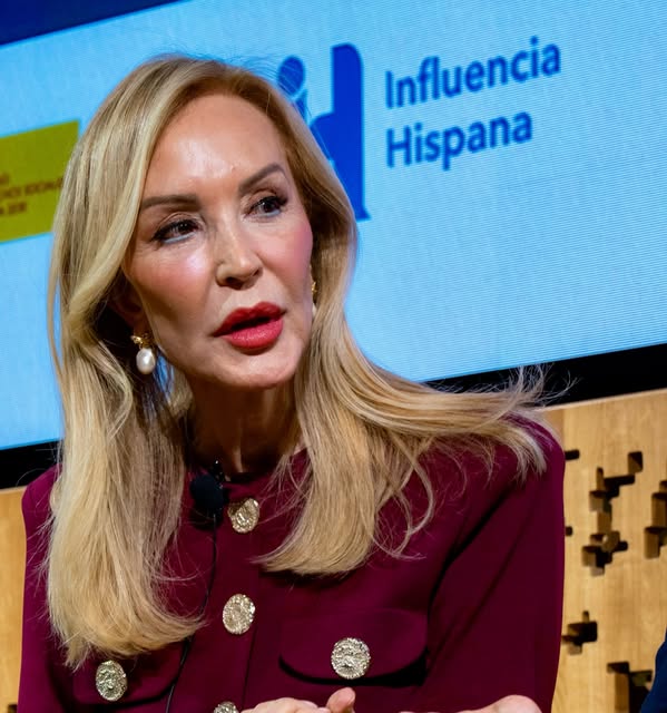 Participante durante un encuentro de Influencia Hispana, imagen de una publicación oficial de Instagram.
